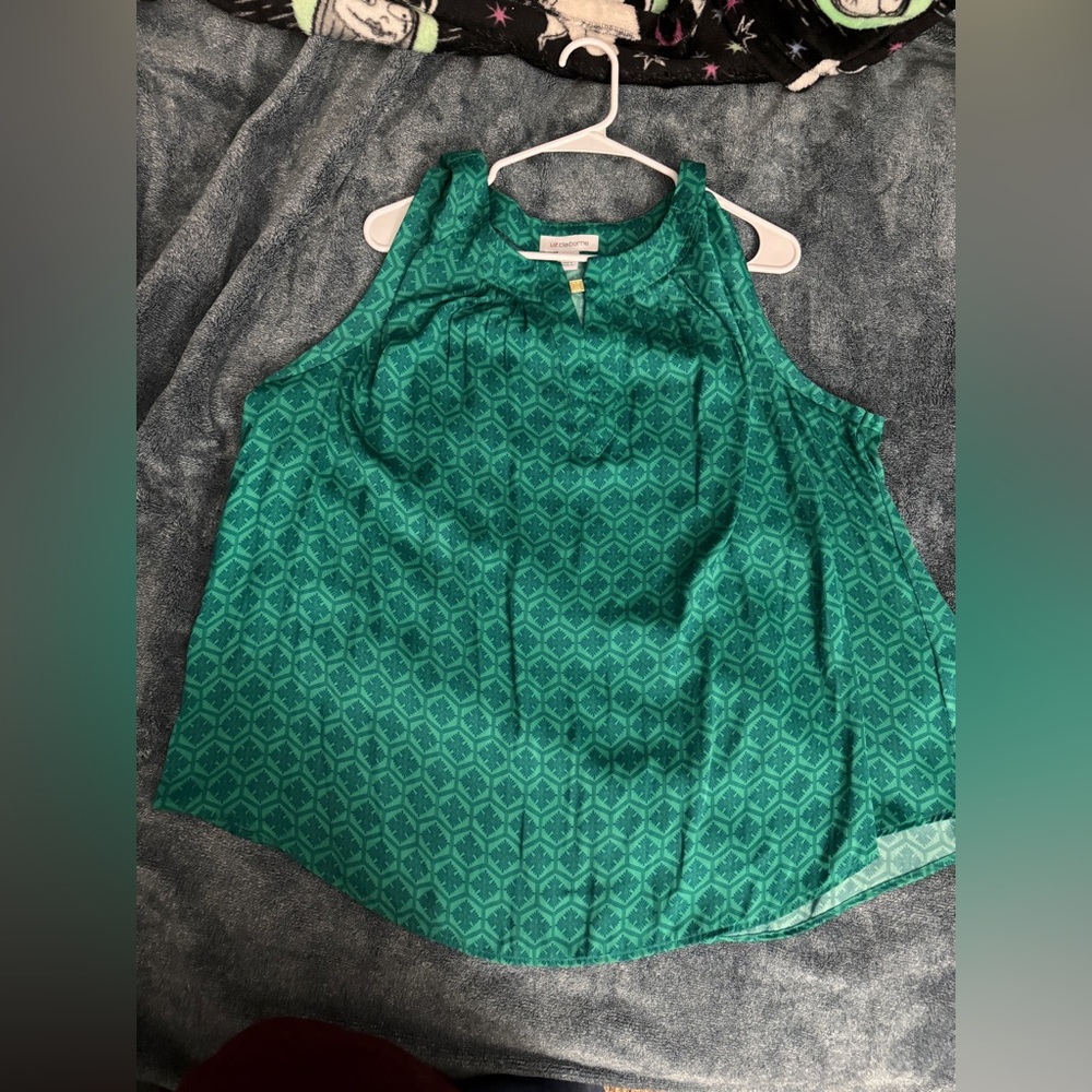 Liz Claiborne Green Patterned Top new without tag